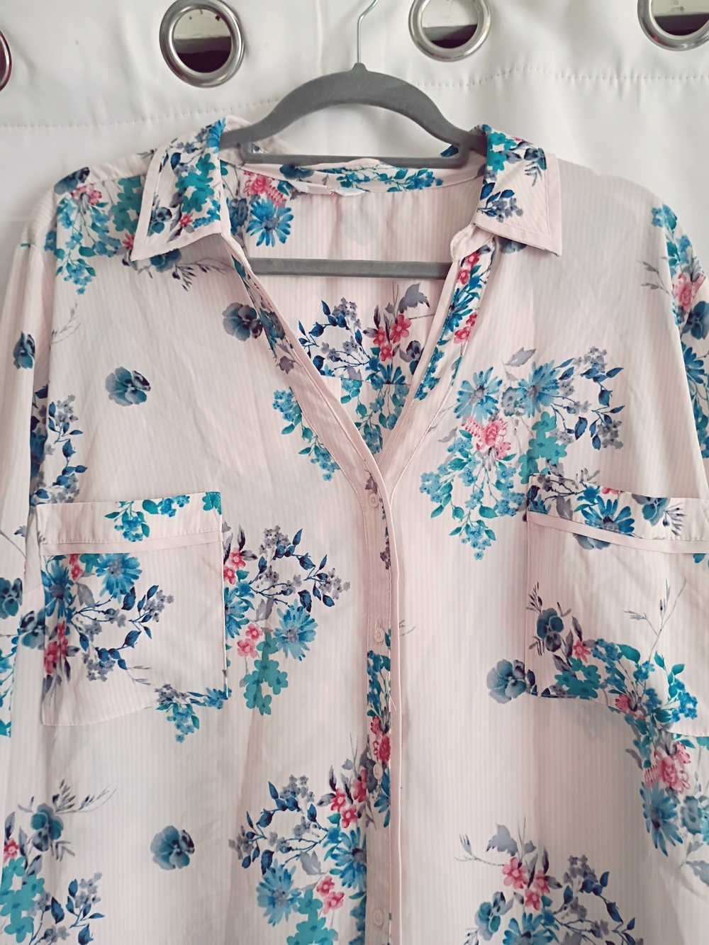 Candie's Size 3x Cream Button-Down Floral Shirt with Teal and Pink Accents - Picture 3 of 13